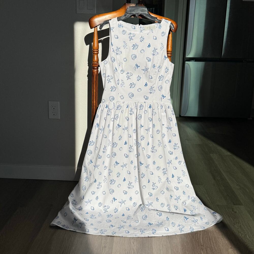 WAYF White Blue Floral Midi Dress Size M Cotton Coastal Sleeveless Fit & Flare